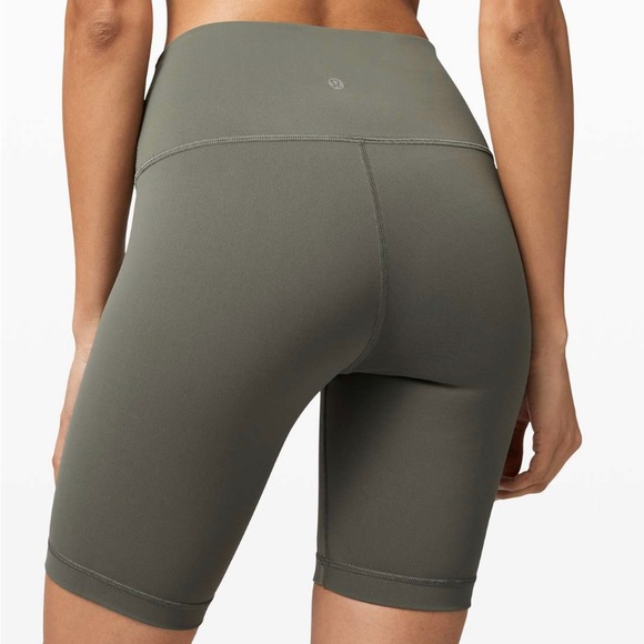 Lululemon | Wunder Train short 8" | grey sage (size 2) - Picture 2 of 7